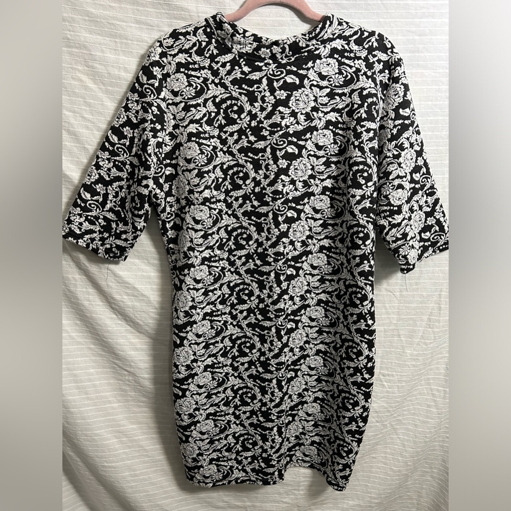 Last Exit Women’s Black White A-Line Dress Floral Roses Half Sleeve Size 2X